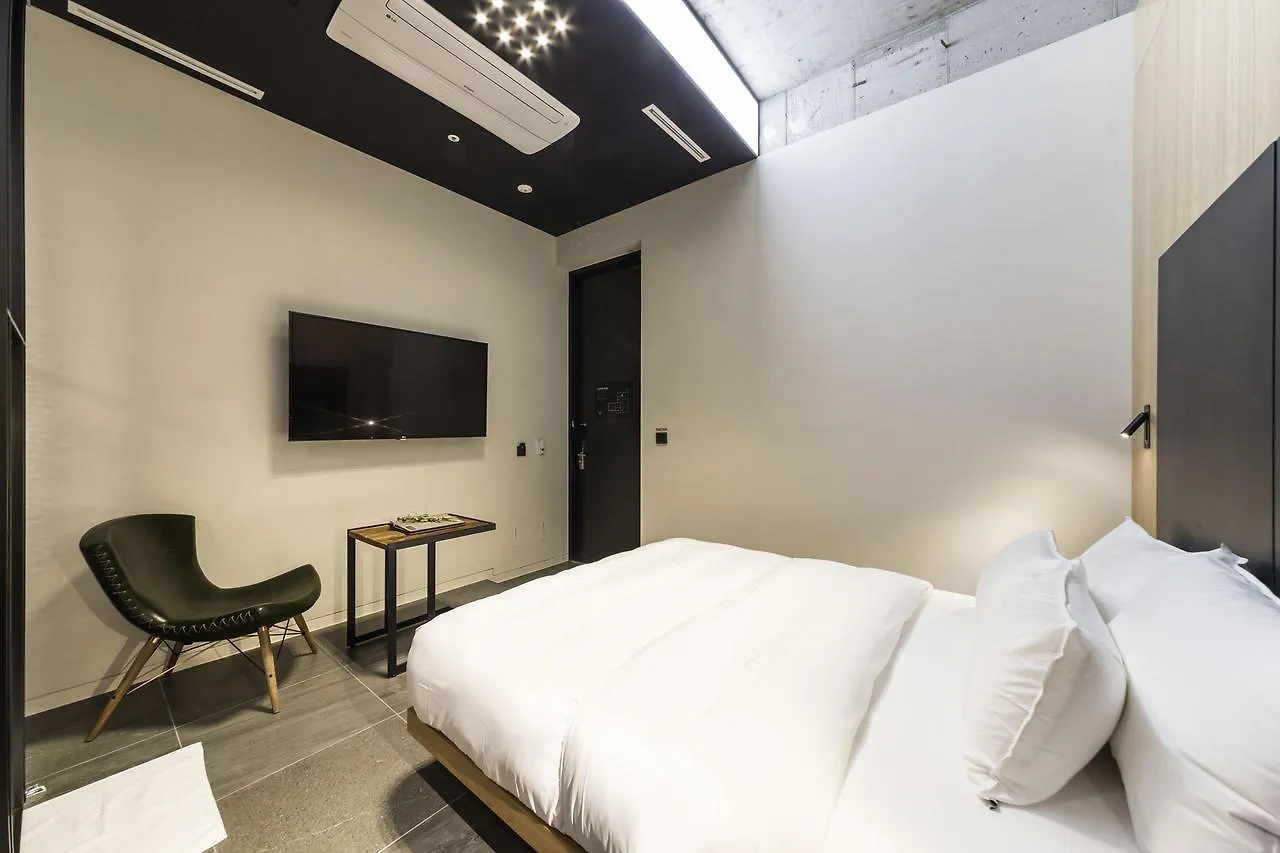 Hotel The Artist Dongdaemun Seoul 2*,